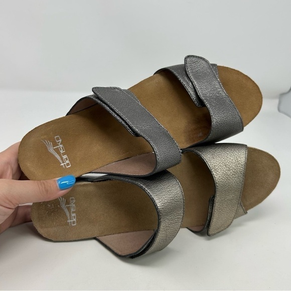 Dansko Gold and Silver Slip On Wedge Sandals Size 40 **please read** - Picture 8 of 10